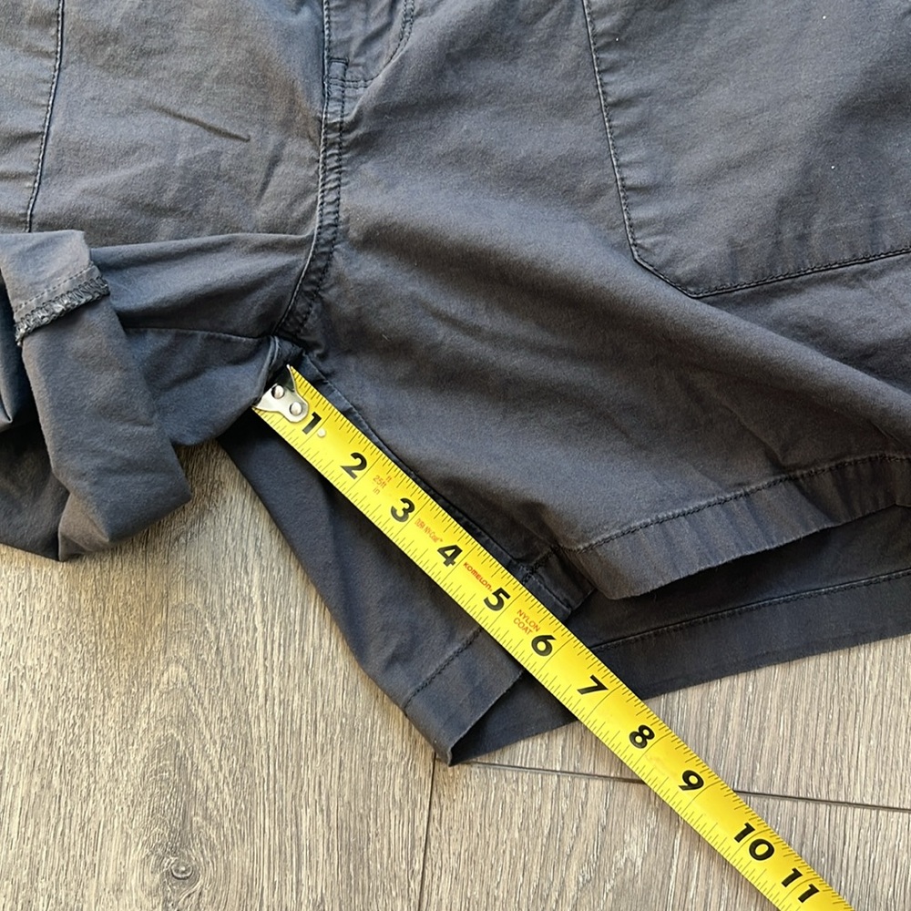 Social standard by sanctuary, Sz M, gray stretch, short, button tab cuff - Picture 11 of 12